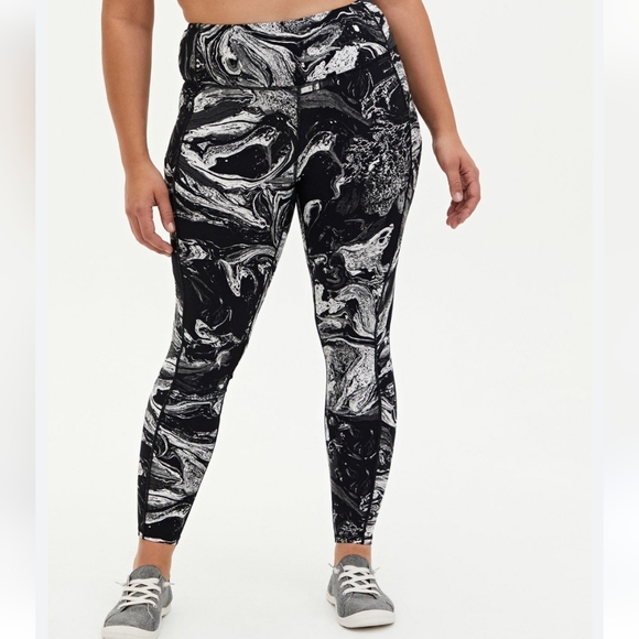 Plus Size 4 Torrid Active Legging workout pants 4X - Picture 2 of 5